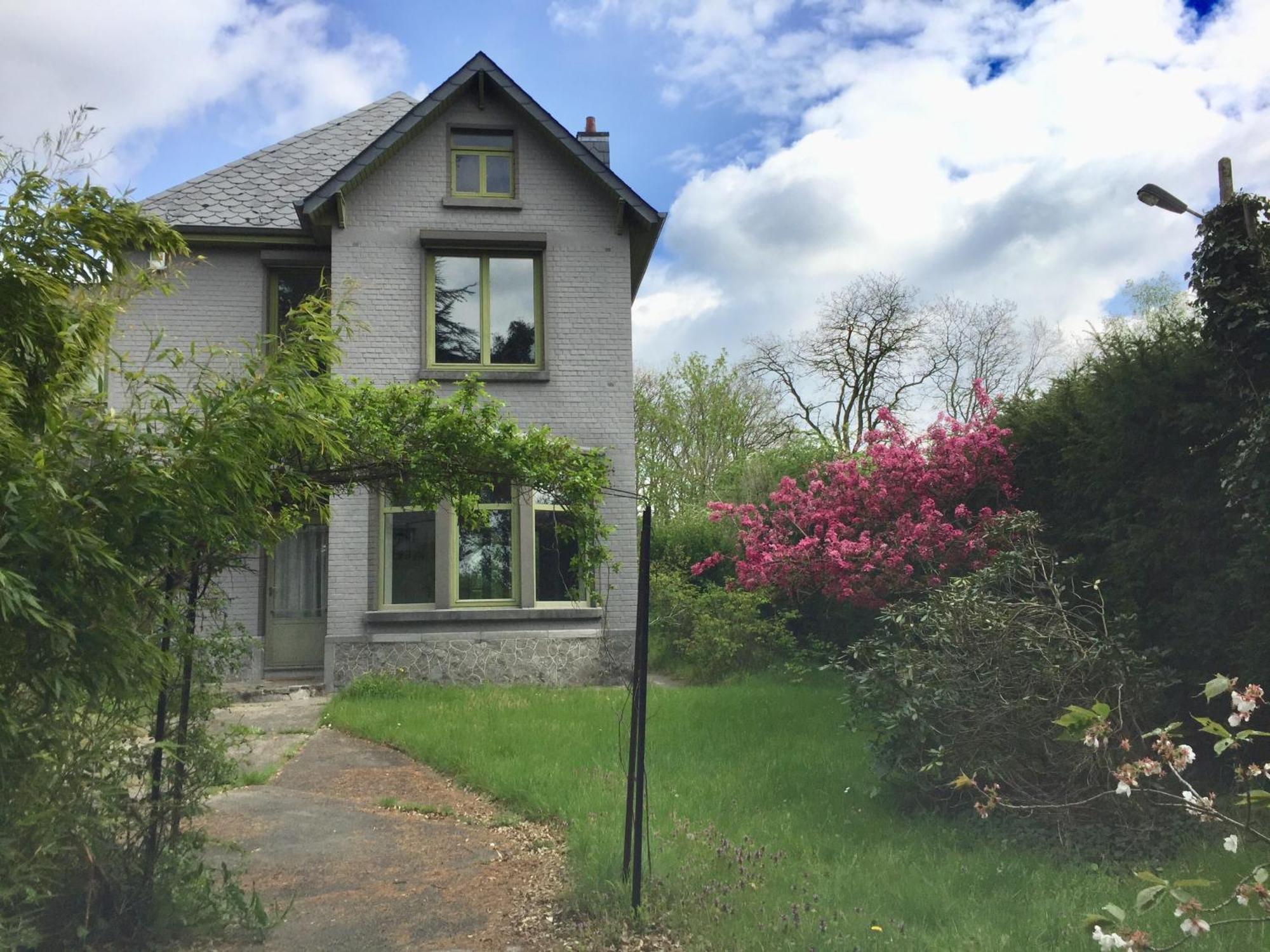 Charmante Villa Des Annees 30 Braine-lʼAlleud Dış mekan fotoğraf
